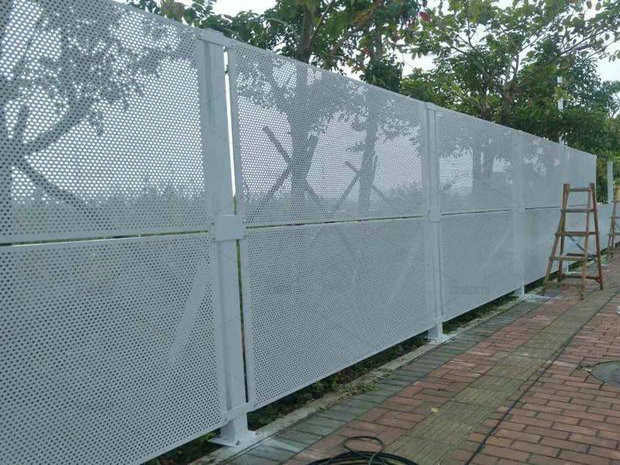 道路冲孔围挡
